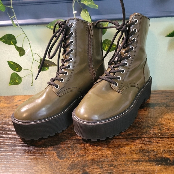 H&M Divided Platform Boots Hunter Green/Black Side Zip Women’s 6 EUC - Picture 4 of 6